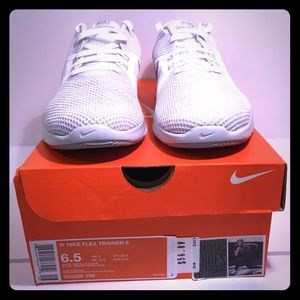Women’s Nike Flex Trainers 8  Size 6.5 New in box